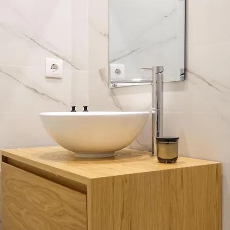 Art Deco 13 Luxury 2br Downtown Metro Ac Порту