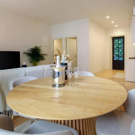 Art Deco 13 Luxury 2br Downtown Metro Ac Apartment