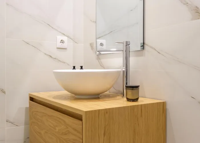 Art Deco 13 Luxury 2br Downtown Metro Ac 波尔图