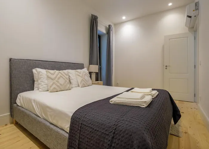 Art Deco 13 Luxury 2br Downtown Metro Ac * 波尔图